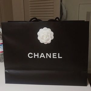 💯 Authentic Chanel Shopping bag